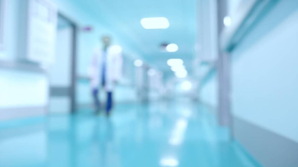 Vage sfeerfoto van een hospitalisatiezaal.