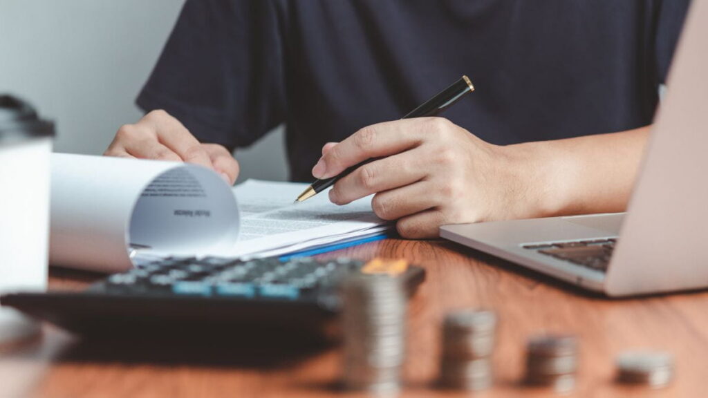 Man vergelijkt pensioensparen fonds of verzekering 